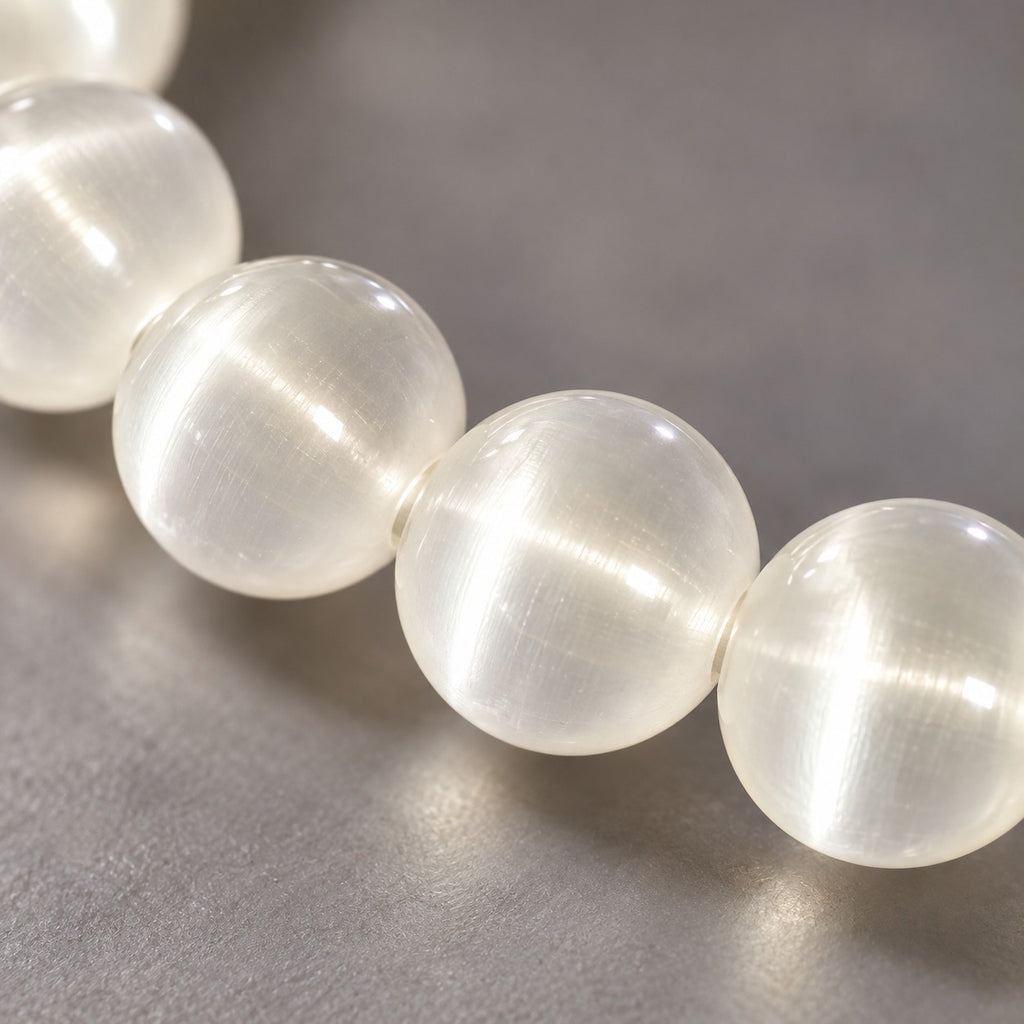 Collier en perles blanches de sélénite naturelle  